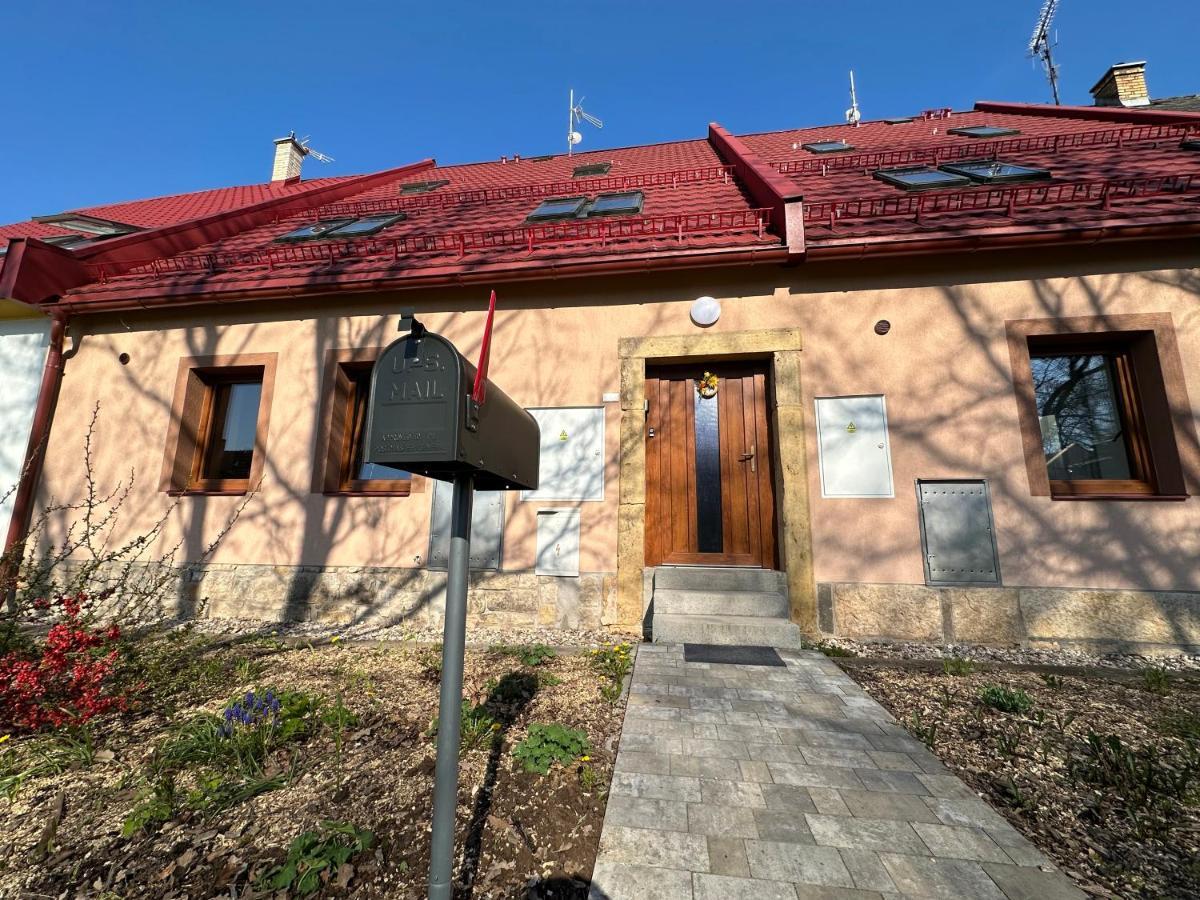 Apartmany Monastery Suites Zirec Dvůr Králové nad Labem المظهر الخارجي الصورة