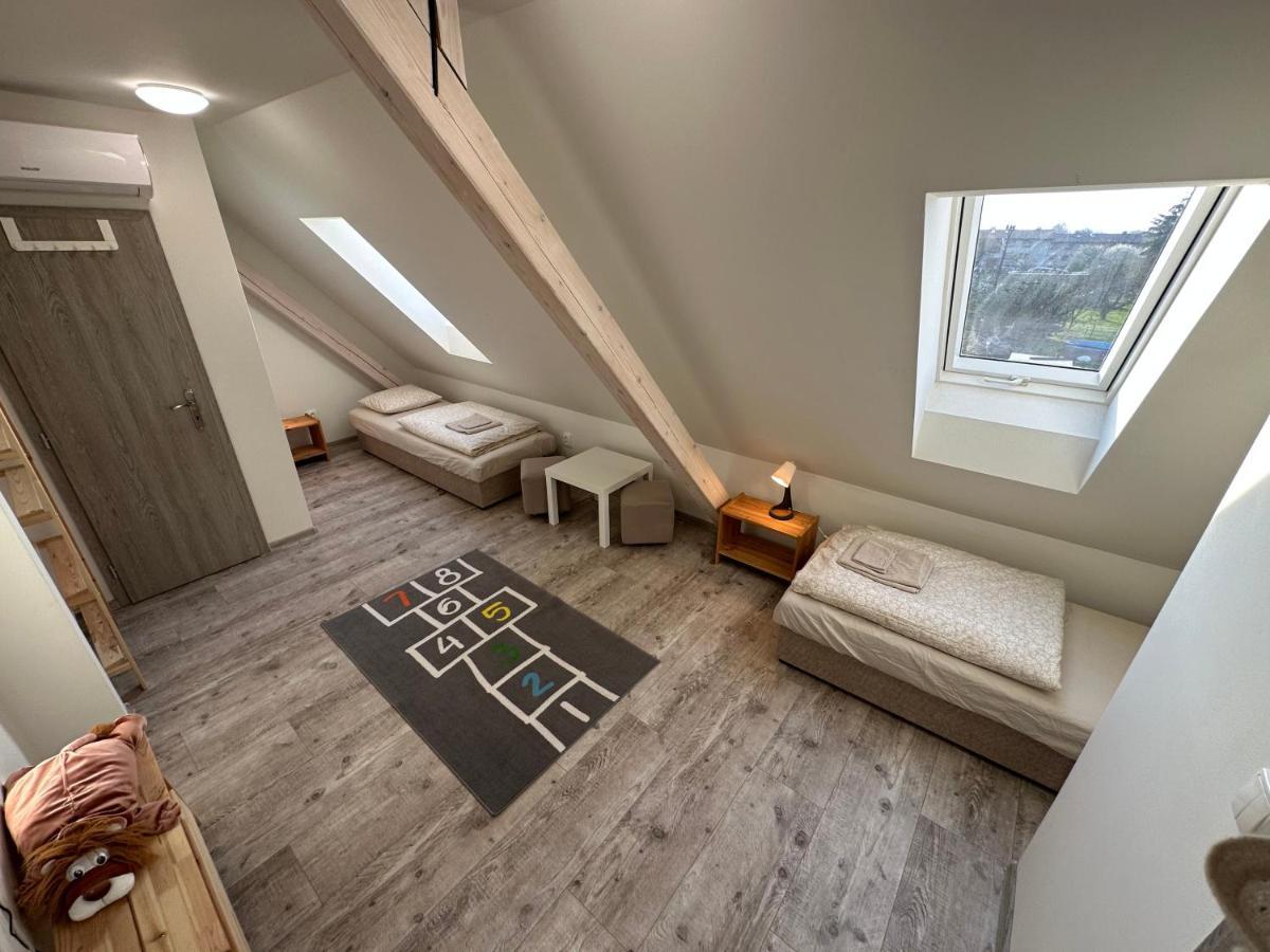 Apartmany Monastery Suites Zirec Dvůr Králové nad Labem المظهر الخارجي الصورة