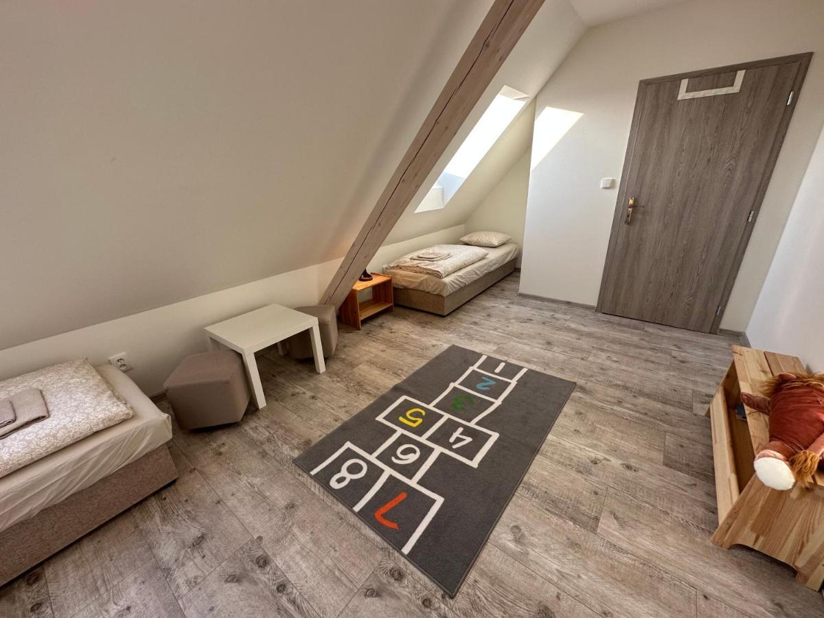 Apartmany Monastery Suites Zirec Dvůr Králové nad Labem المظهر الخارجي الصورة