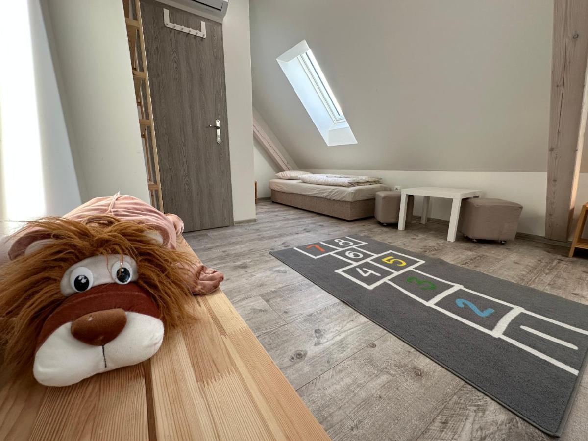 Apartmany Monastery Suites Zirec Dvůr Králové nad Labem المظهر الخارجي الصورة