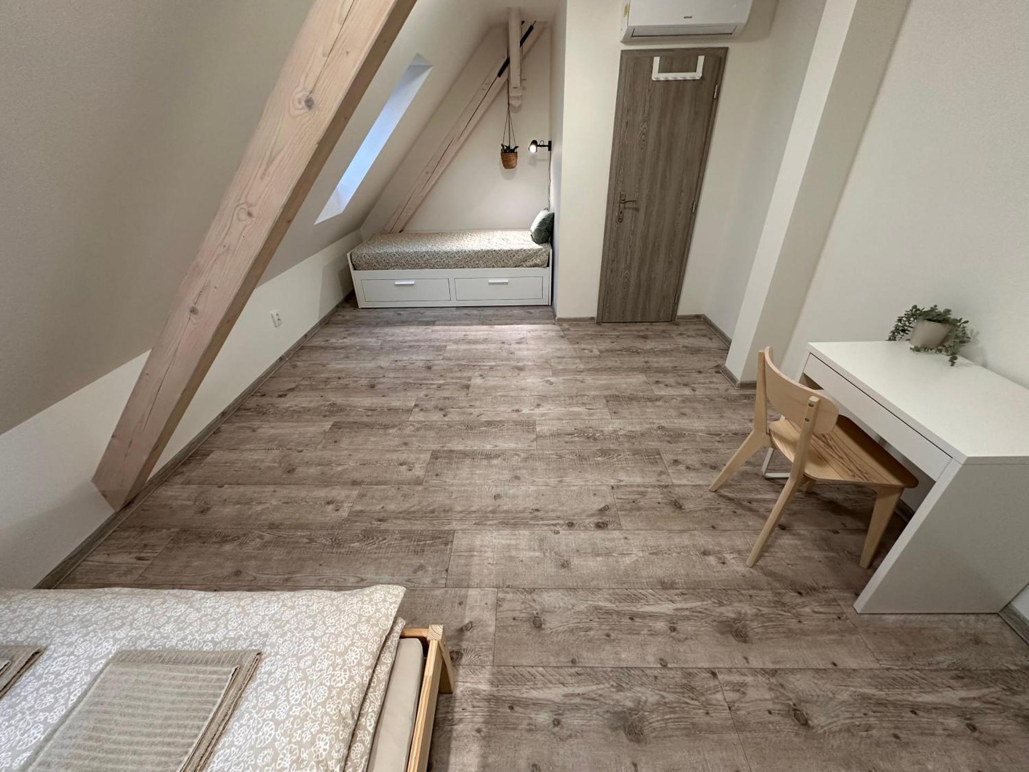 Apartmany Monastery Suites Zirec Dvůr Králové nad Labem المظهر الخارجي الصورة